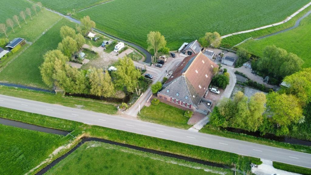 Logeerboerderij De Salix Villa Hitzum Exterior photo