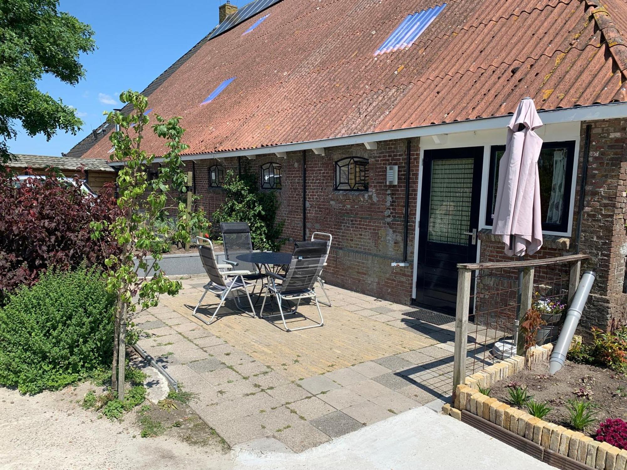 Logeerboerderij De Salix Villa Hitzum Exterior photo